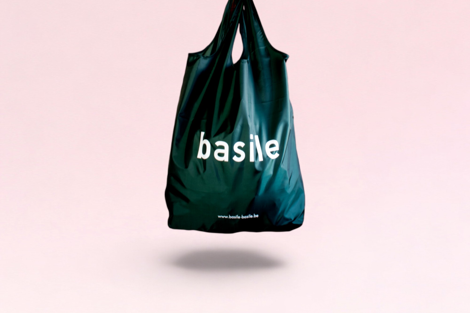 BASILE shopper - SUPERBLEND -Photoroom