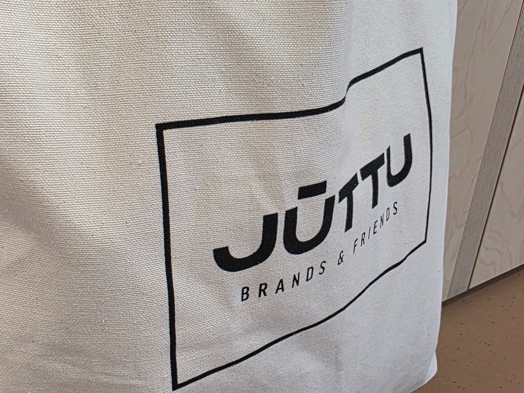 JUTTU - Katoenen draagtas (8)