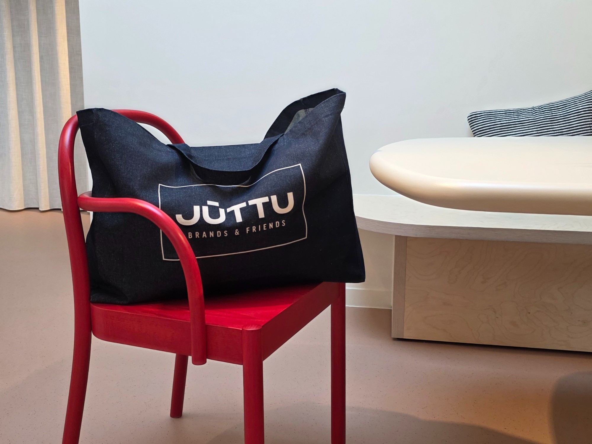 JUTTU - Katoenen draagtas-1