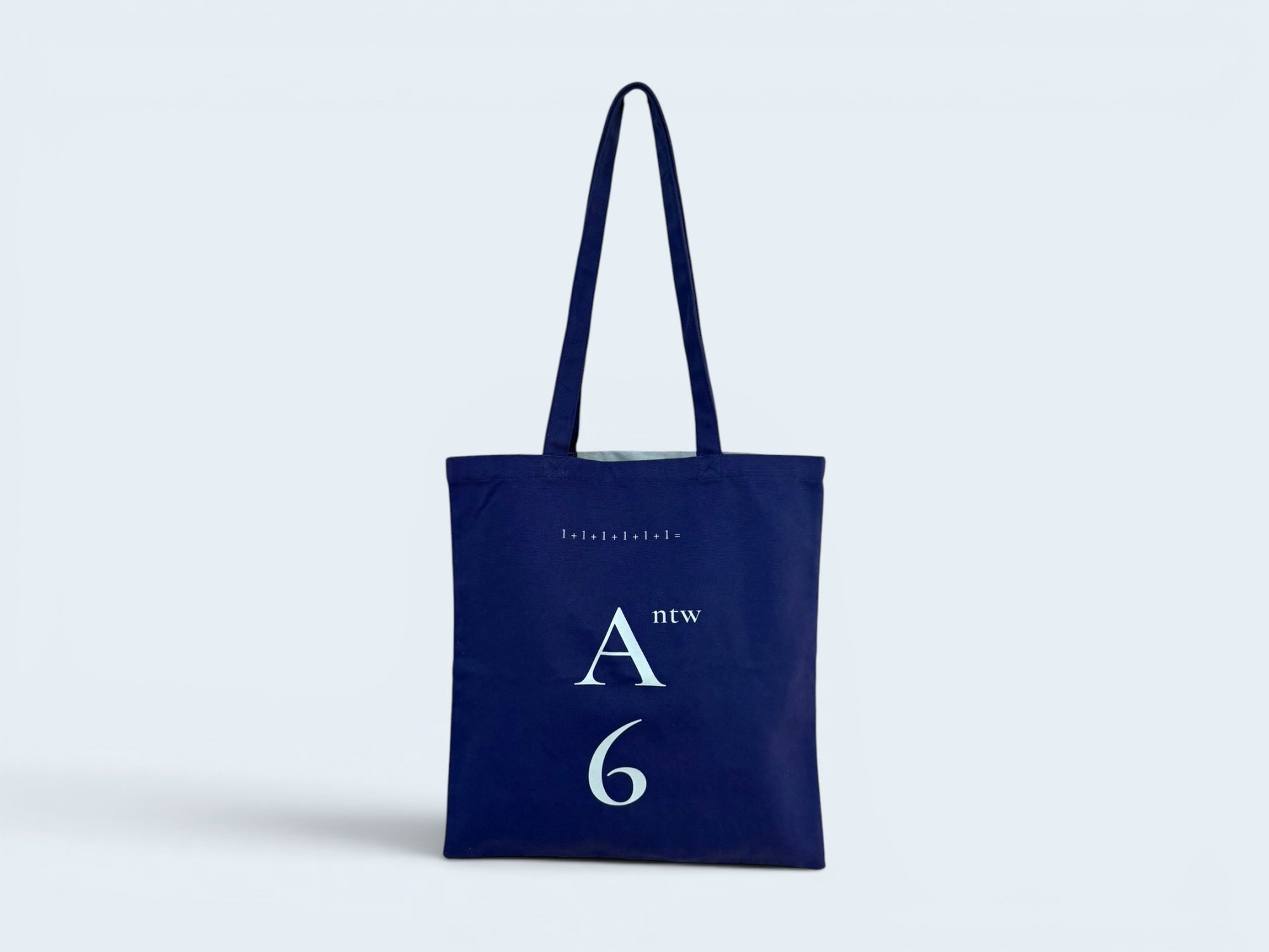 MoMu front blue - Katoenen draagtassen - Superblend
