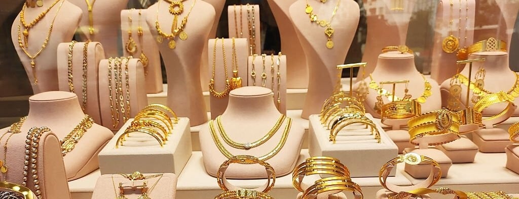 Jewelry - Superblend (istockphoto)